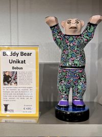 Buddy Bear Bebus on display at KaDeWe with its official label